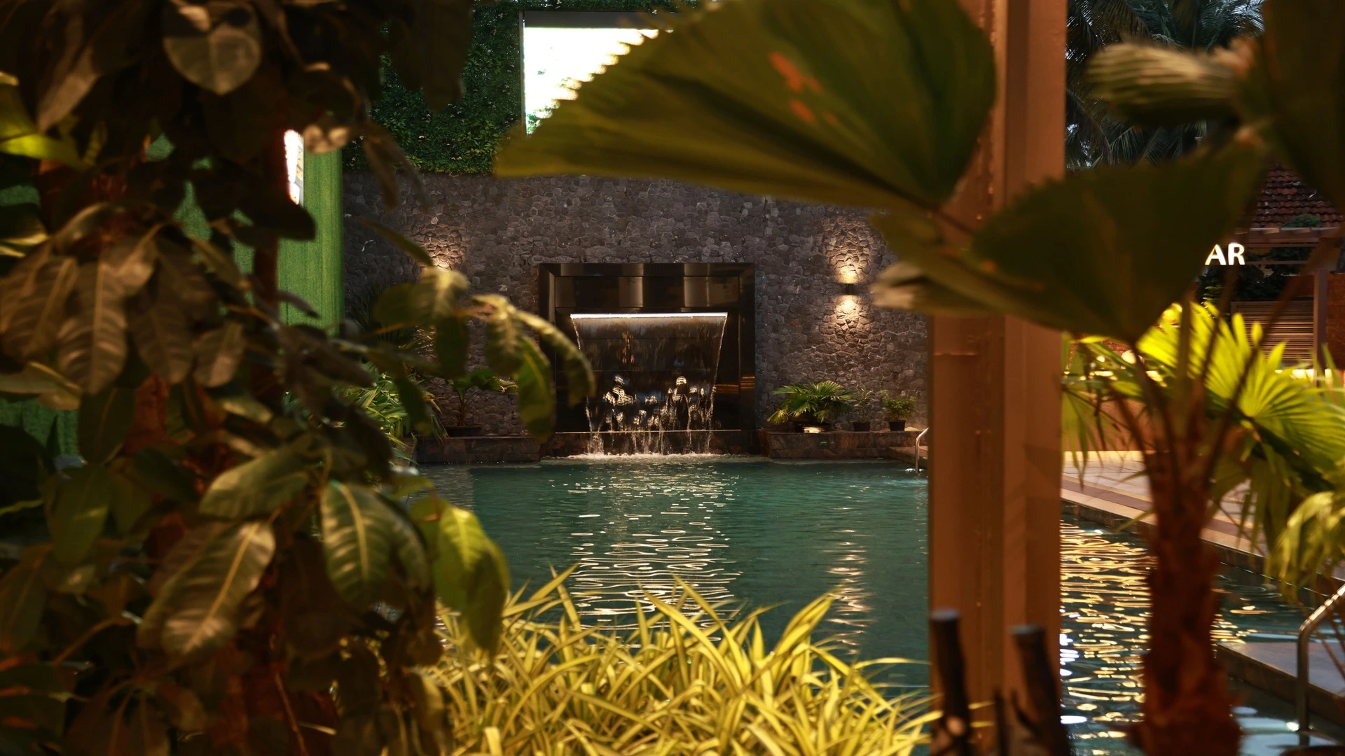 KAMAH Goa poolside setting